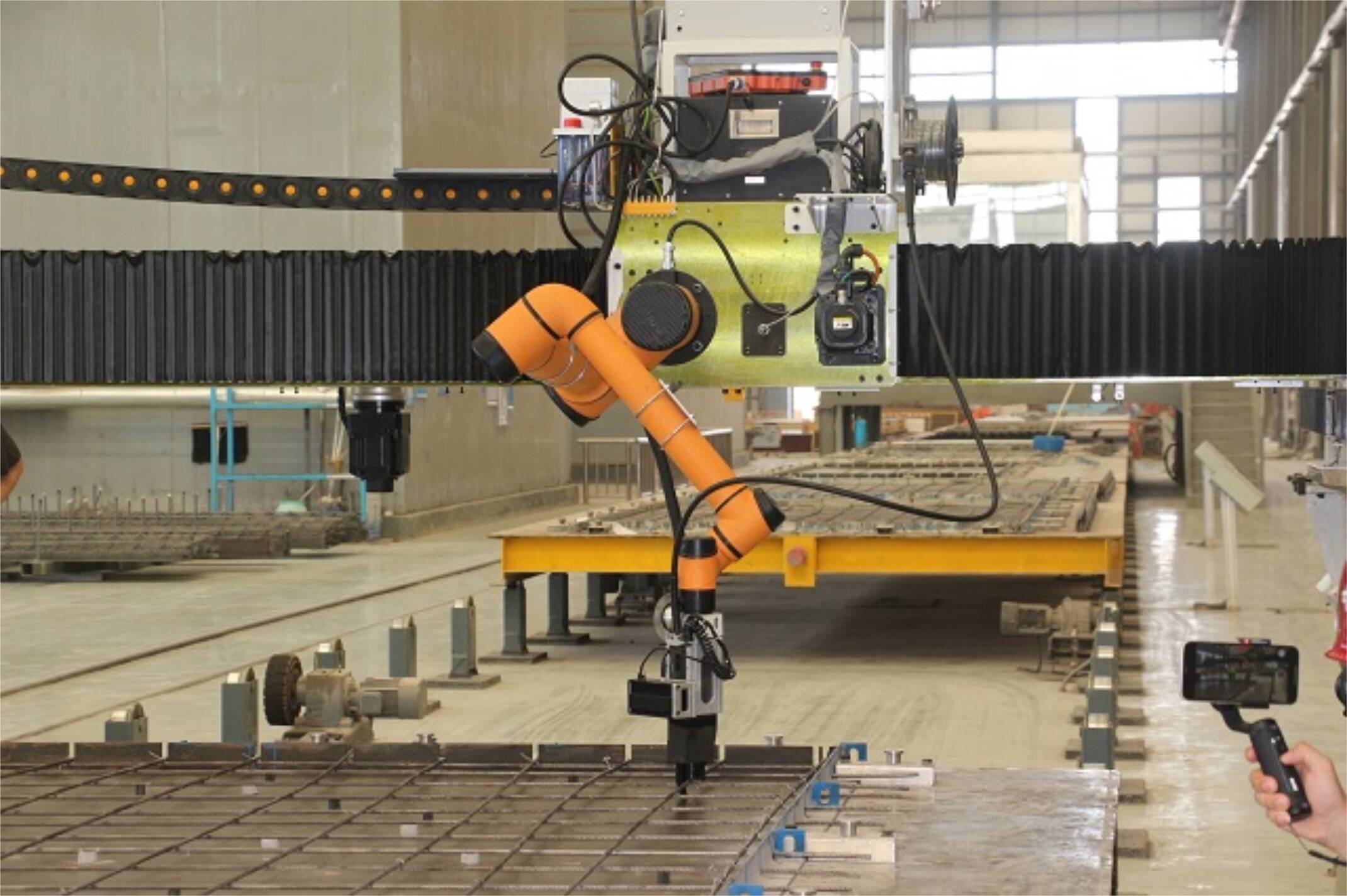 科技賦能，智造未來(lái) 中建八局自行式智能鋼筋綁扎機(jī)器人（RBBD-BOT2）與園林景觀工程設(shè)計(jì)的創(chuàng)新融合